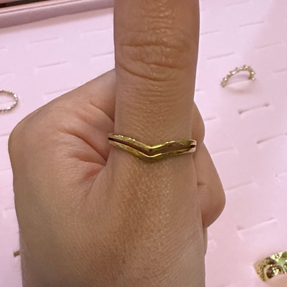 V ring